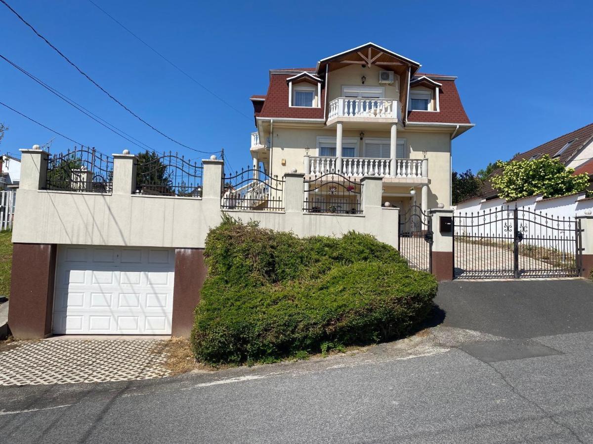 Arany Apartmanhaz Zalagyoengye Zalakaros Exterior photo