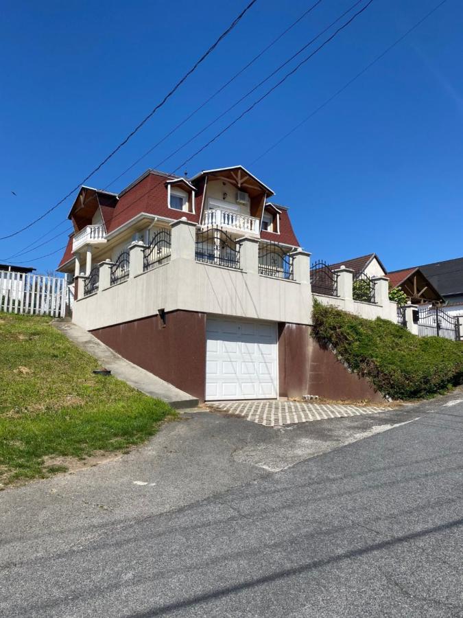 Arany Apartmanhaz Zalagyoengye Zalakaros Exterior photo