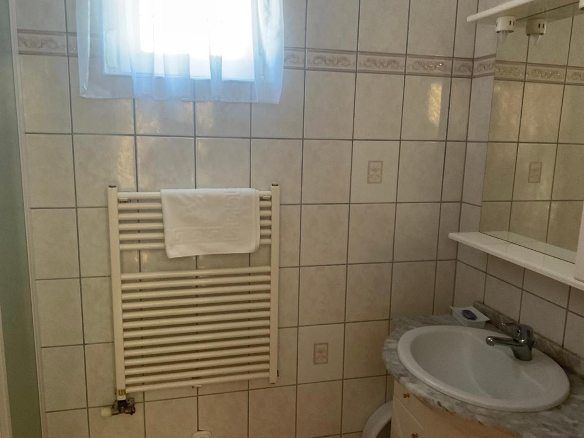 Arany Apartmanhaz Zalagyoengye Zalakaros Exterior photo