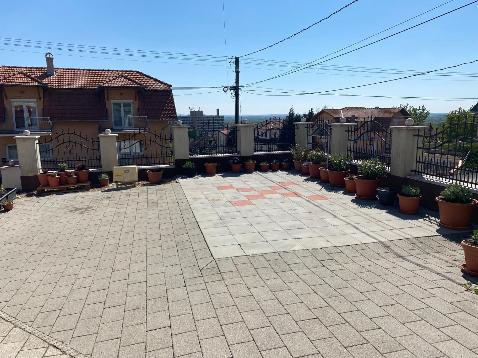 Arany Apartmanhaz Zalagyoengye Zalakaros Exterior photo